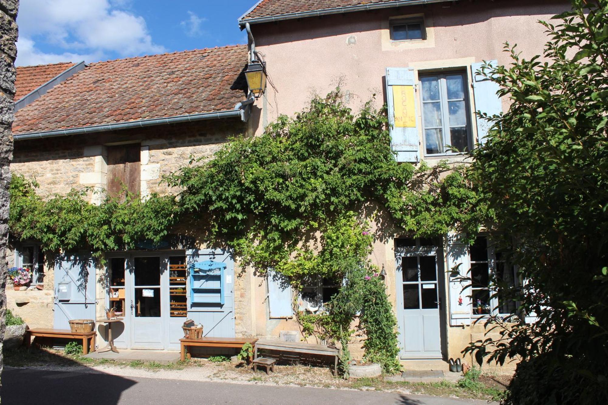 Chateauneuf Suites Exteriör bild