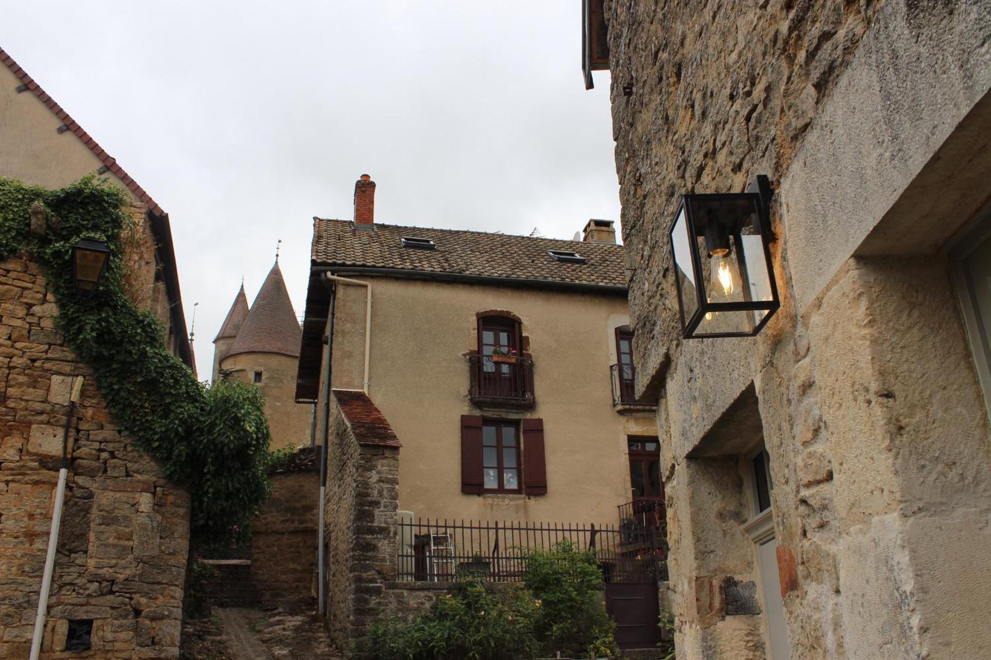 Chateauneuf Suites Exteriör bild