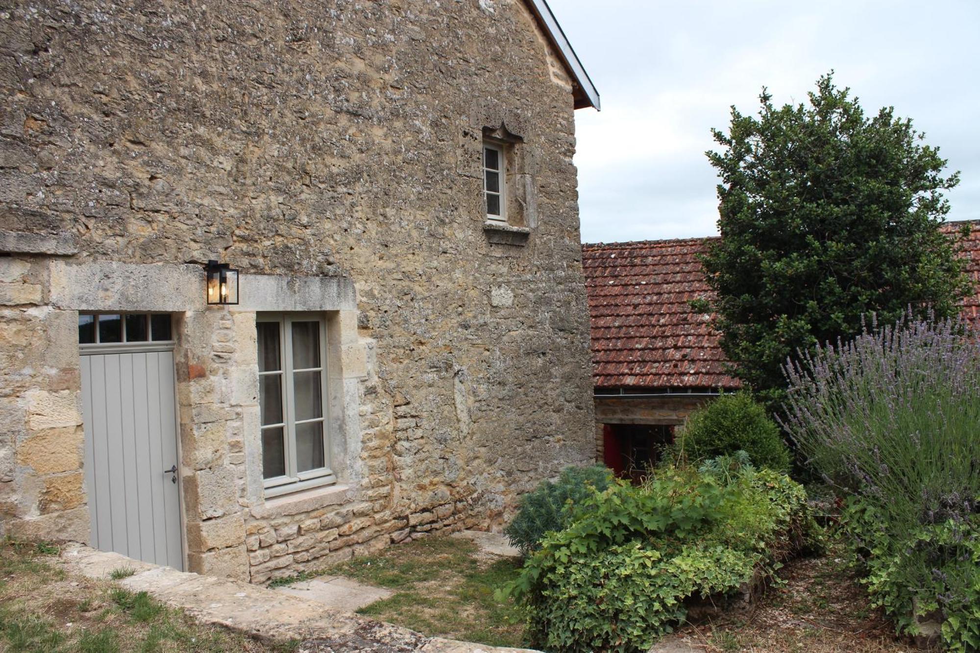 Chateauneuf Suites Exteriör bild