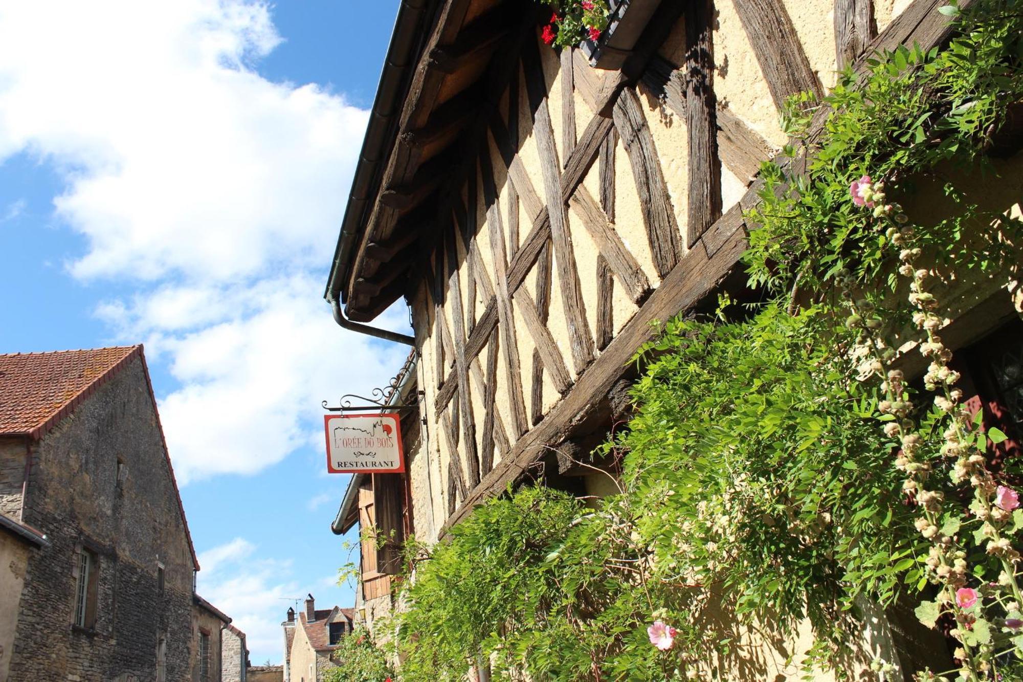Chateauneuf Suites Exteriör bild