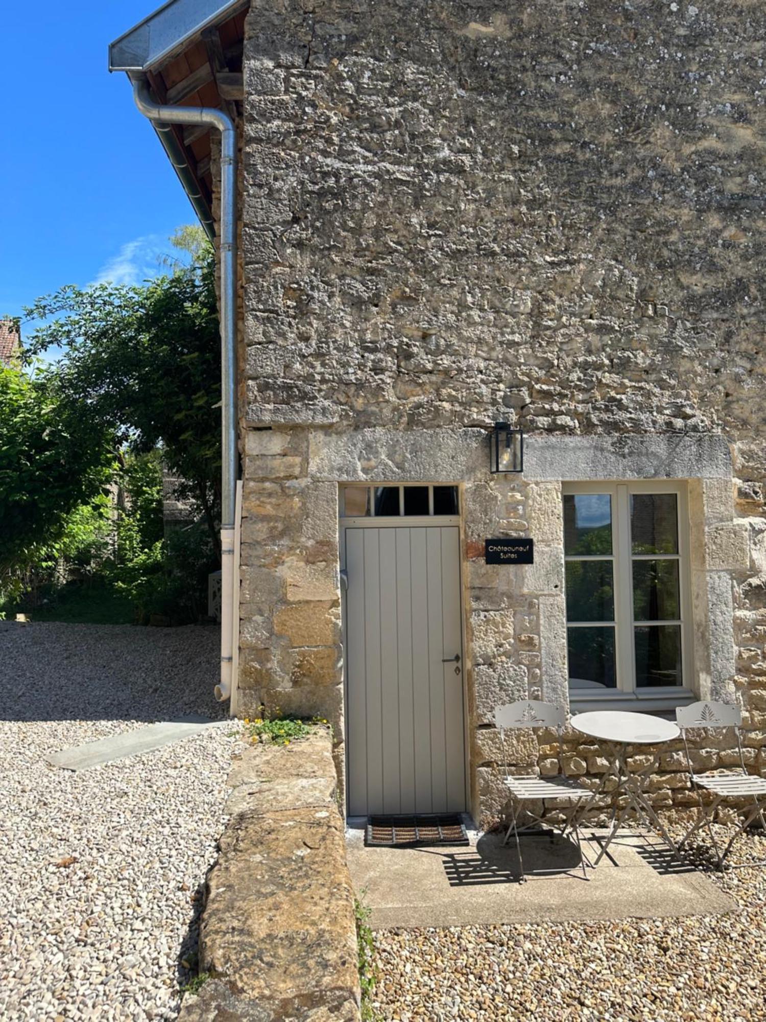 Chateauneuf Suites Exteriör bild