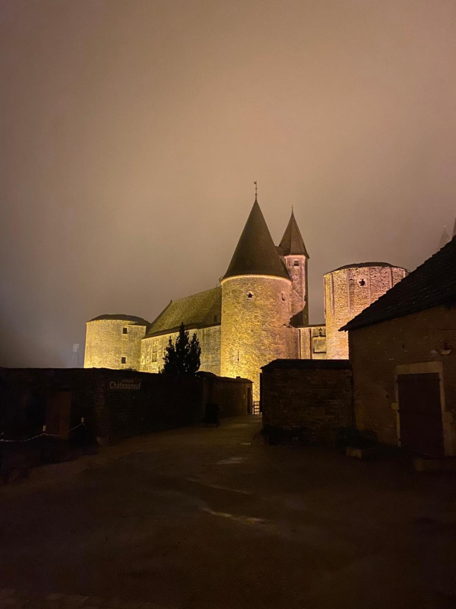Chateauneuf Suites Exteriör bild