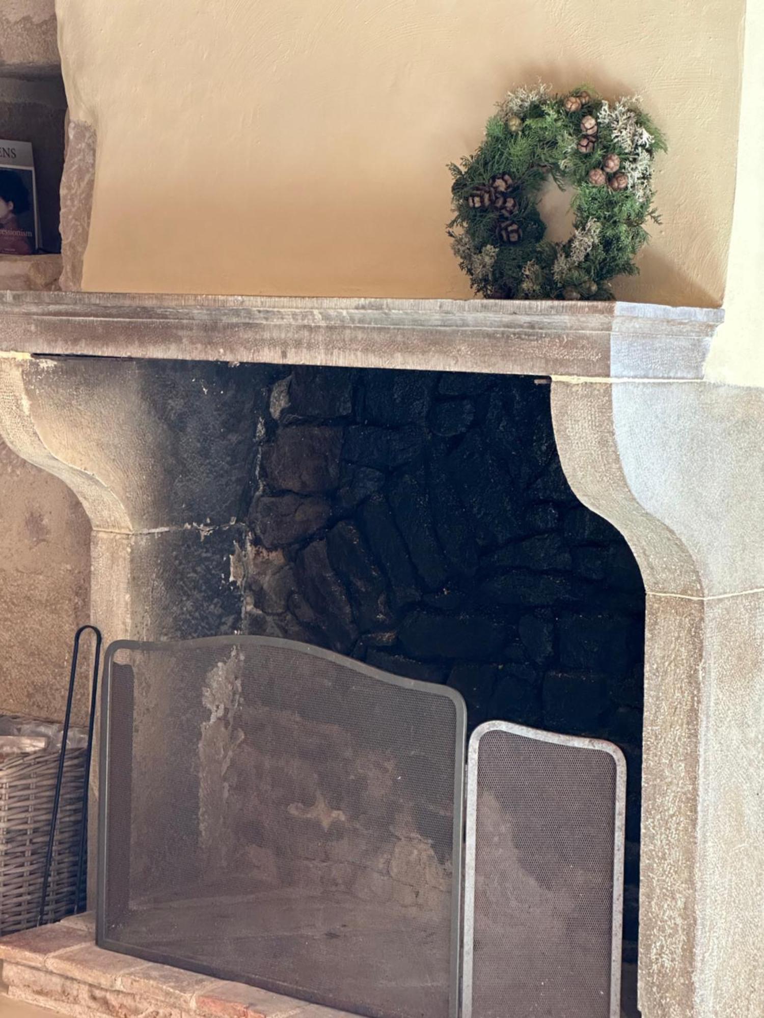 Chateauneuf Suites Exteriör bild